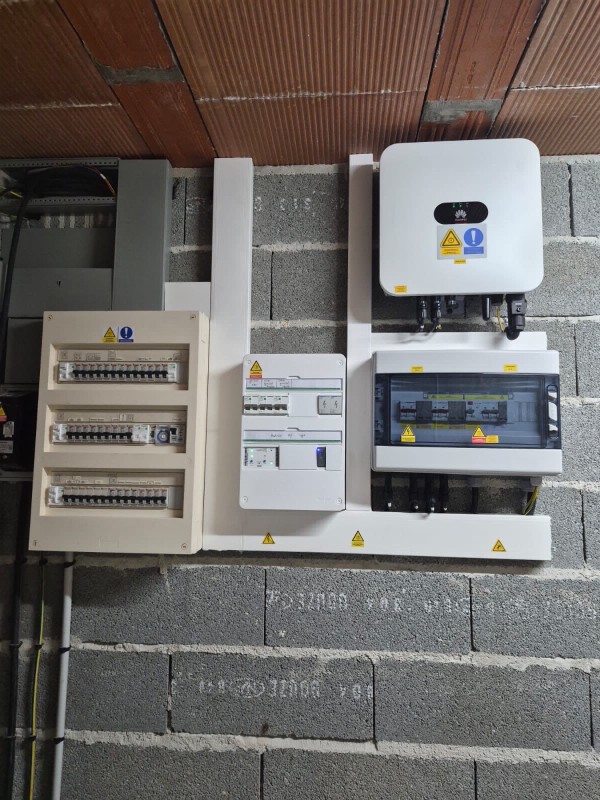 Installation photovoltaïque 7 kWc avec batterie virtuelle Mylight et optimiseurs et onduleur hybride Huawei à Limoux dans l’Aude